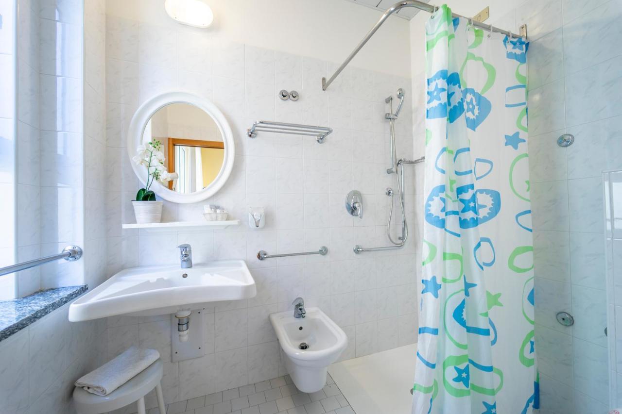 Hotel Romagna Riccione Esterno foto
