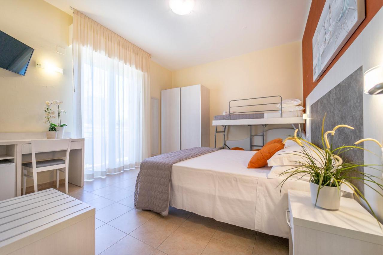 Hotel Romagna Riccione Esterno foto