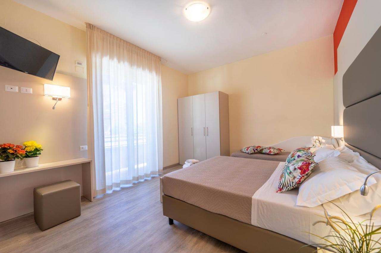 Hotel Romagna Riccione Esterno foto