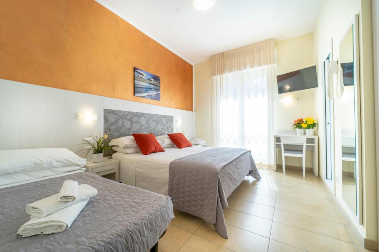 Hotel Romagna Riccione Esterno foto