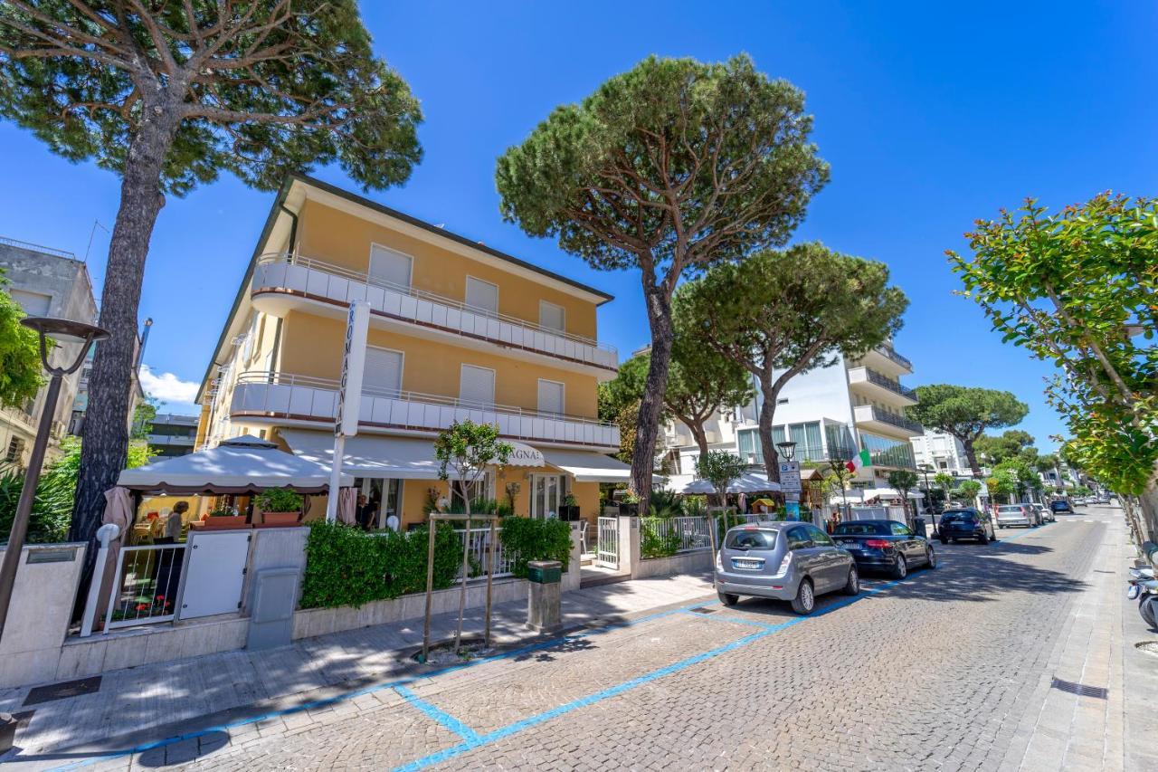 Hotel Romagna Riccione Esterno foto